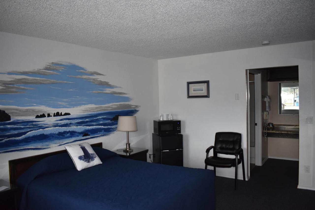 Lighthouse Cove Inn باندون المظهر الخارجي الصورة A room at the motel
