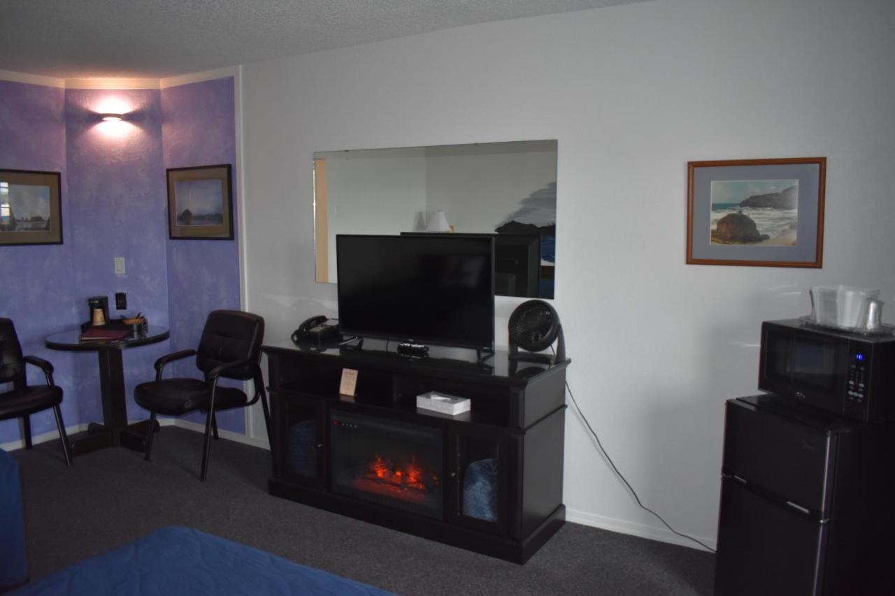 Lighthouse Cove Inn باندون المظهر الخارجي الصورة A typical room at the motel