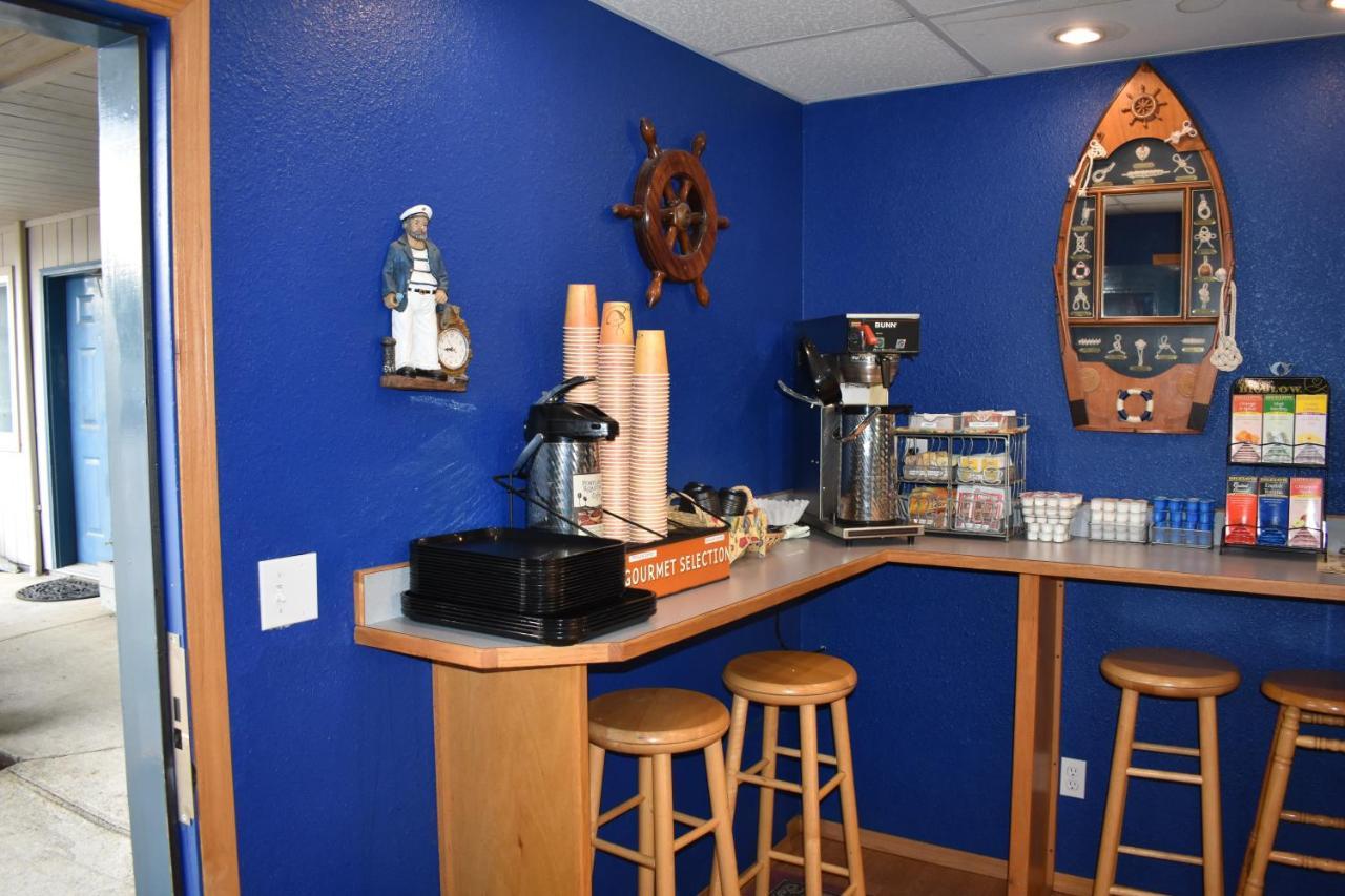 Lighthouse Cove Inn باندون المظهر الخارجي الصورة The coffee bar at the station