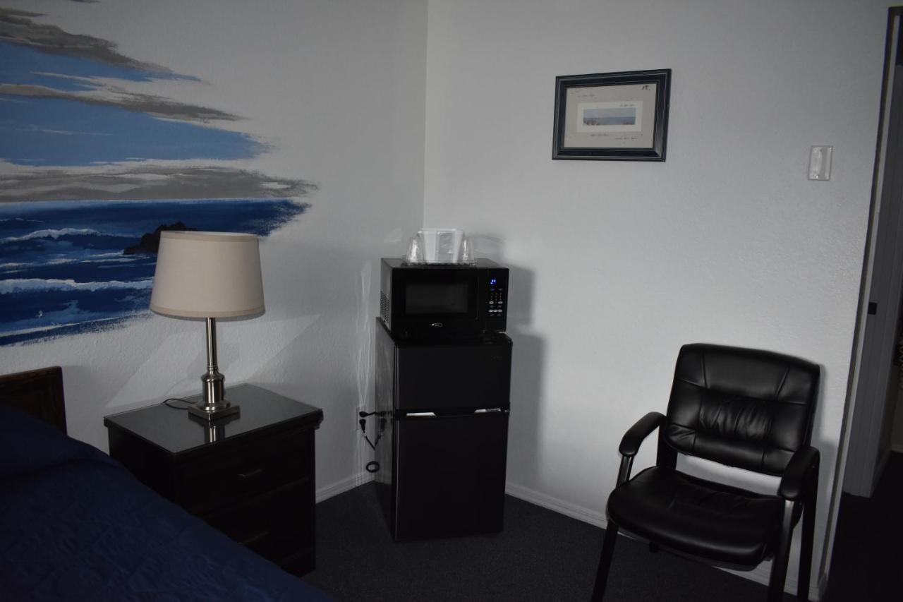 Lighthouse Cove Inn باندون المظهر الخارجي الصورة A typical room at the motel